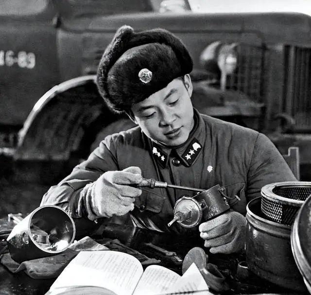 41年后鉴定人披露事故发生的详情惹人泪目马德里竞技携手K81962年雷锋因公牺牲(图17)